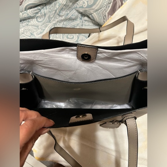 DKNY tote bag - Picture 8 of 11